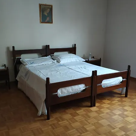 Apartament Mare *